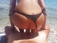 CrocoList presents: Anal sex in the beach