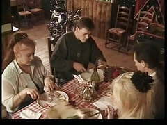 CrocoList presents: Le auberge de la perversion