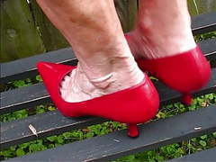CrocoList presents: Mature woman sexy veiny and comb bony feet