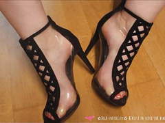 CrocoList presents: Foot fetish - french woman shoes on vends-ta-culotte