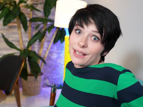 CrocoList presents: Short hair kitty lynn gives a blowjob and gets fucked balls deep