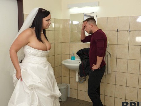 CrocoList presents: Hardcore fucking in the bathroom with chubby bride sofia lee