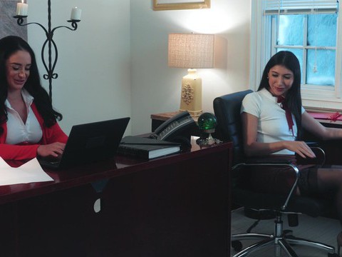 CrocoList presents: Big butt boss spreads legs to ride her coworker on the bed