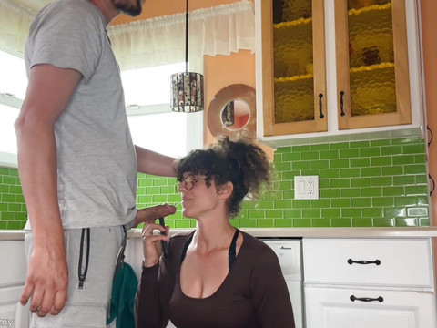 CrocoList presents: Stepmom caught and continued on facetime